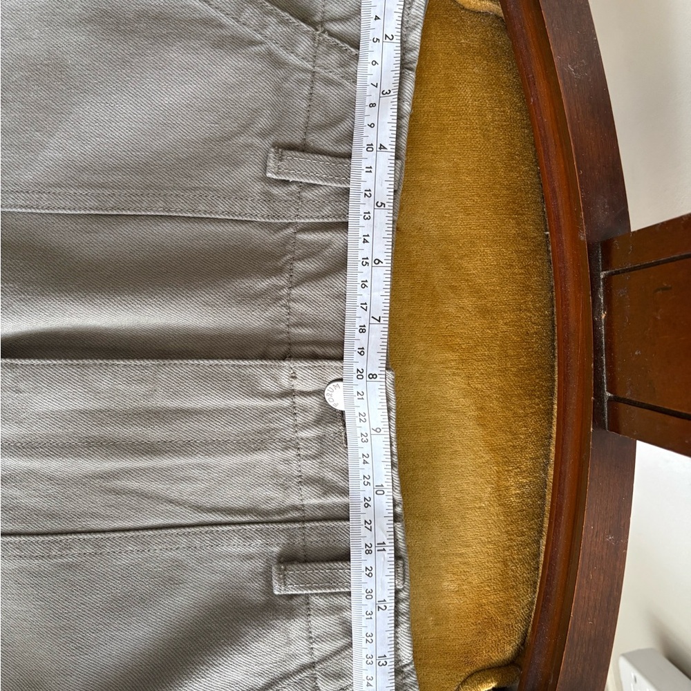 Denim Forum Joni Bermuda Shorts - 100% cotton in olive/khaki - Picture 9 of 12